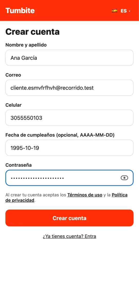 Pantalla «Crear cuenta» de la app de Tumbite con nombre y apellido, correo, celular, fecha de cumpleaños y contraseña.