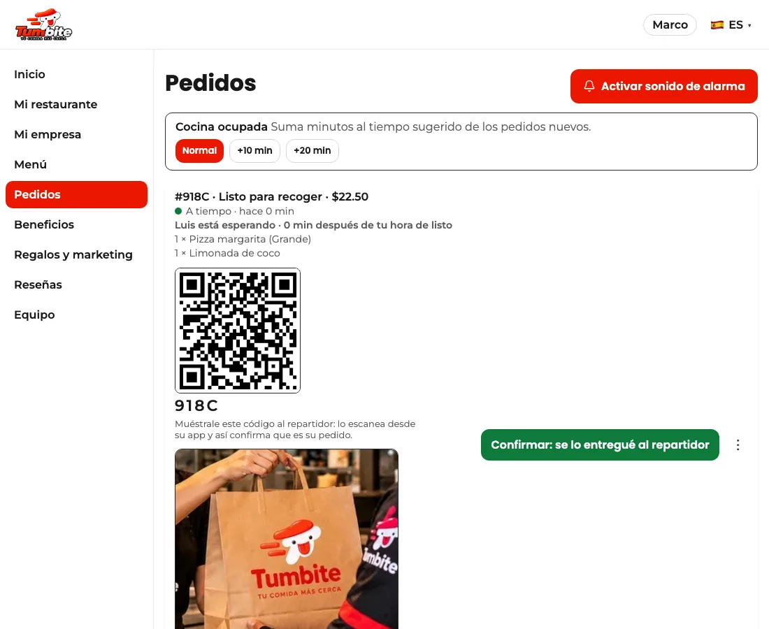 Panel del restaurante con la foto del repartidor y el botón verde «Confirmar: se lo entregué al repartidor».