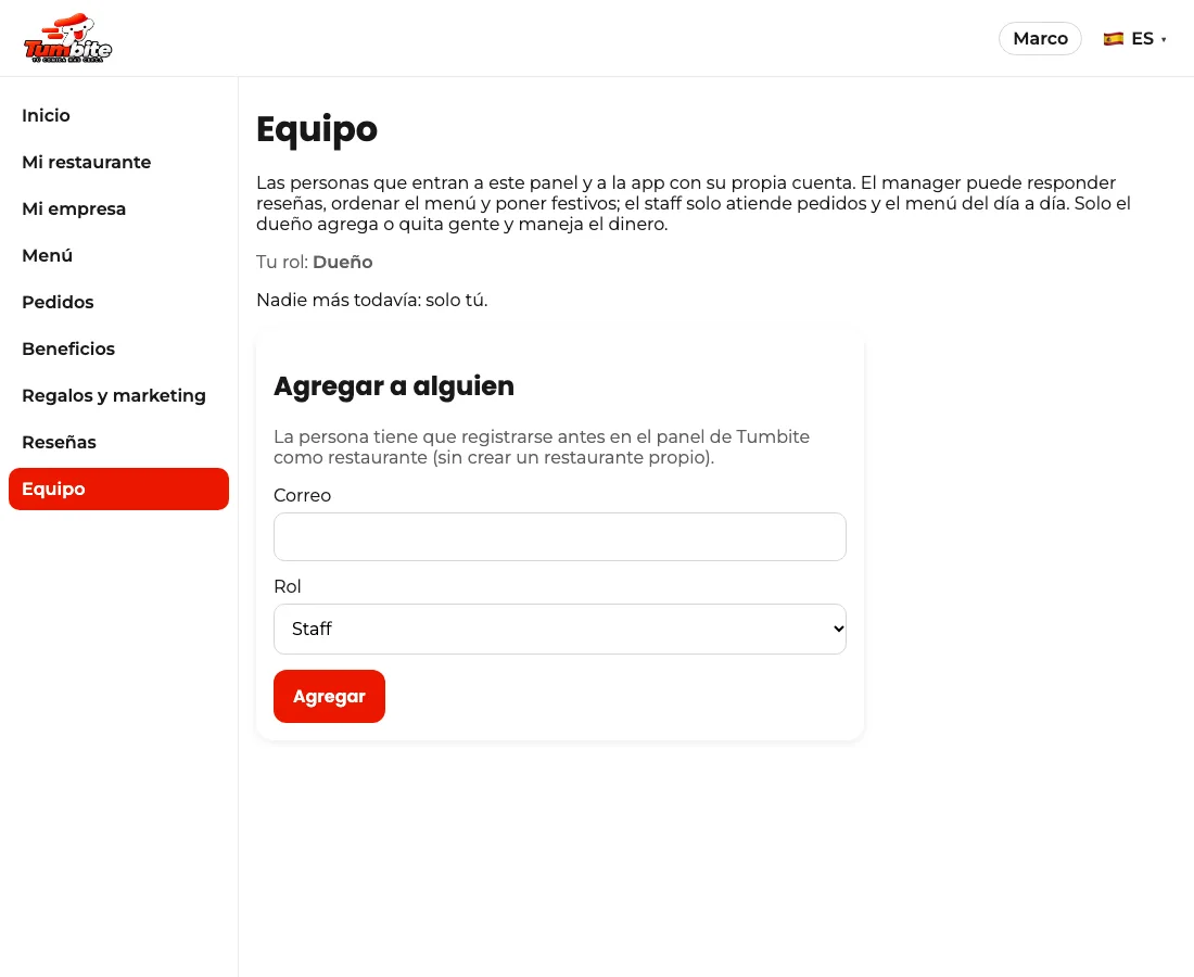 Pantalla Equipo del panel del restaurante con el rol del dueño y el formulario para agregar a alguien por correo y rol.